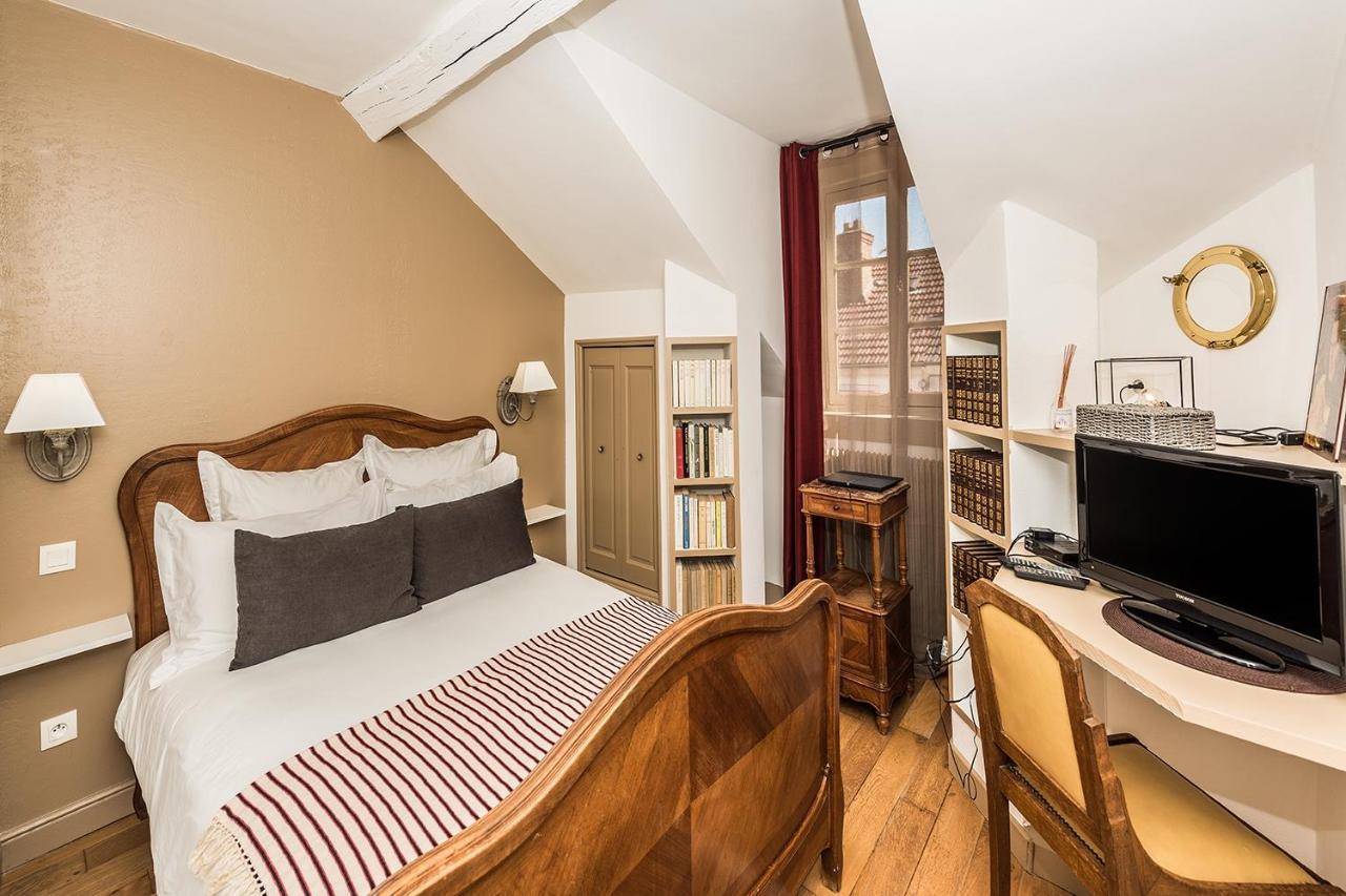 Chambres D'Hotes La Closerie Des Trois Marottes Melun Exterior foto
